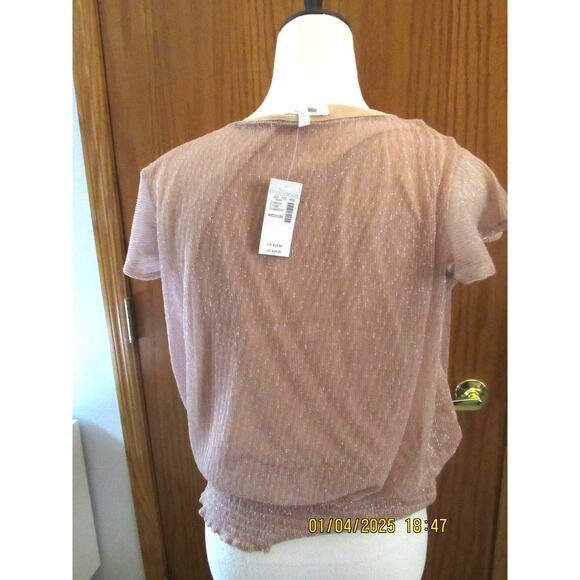 Medium Pink Shirt – Understated Elegance in a Soft Hue - Picture 2 of 3